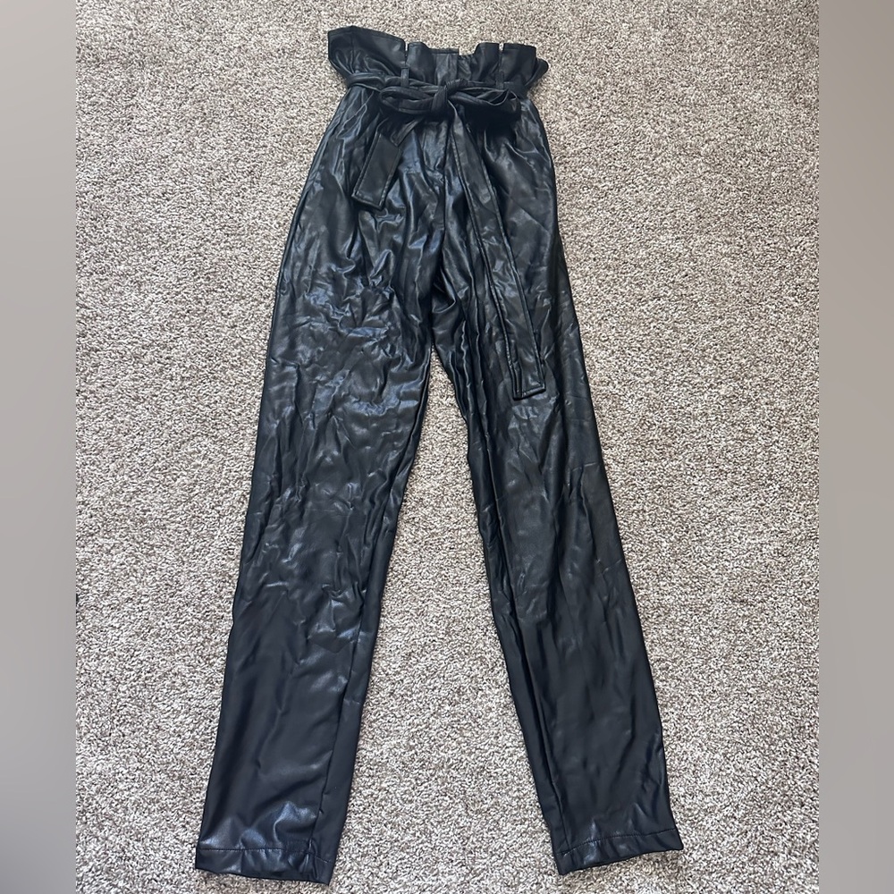 Akira leather straight pants with belt